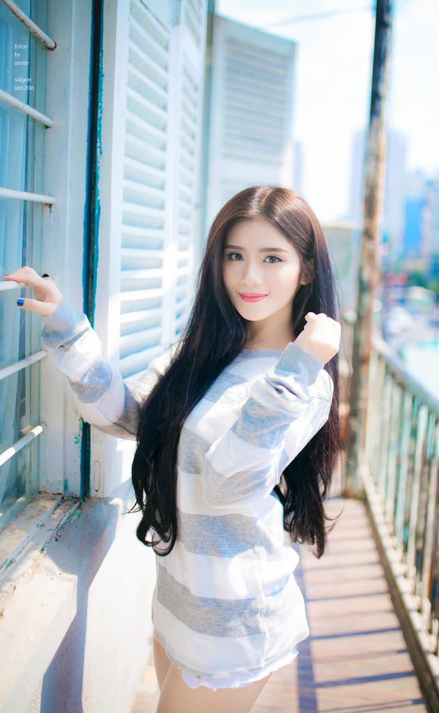 年轻的女教师2在线播放