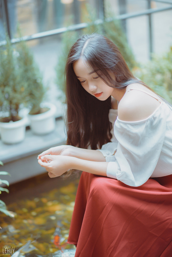 厨房掀裙子从后面进啪啪动漫