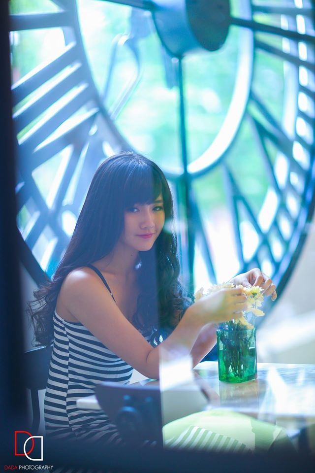 老赵揉着粉嫩的双乳