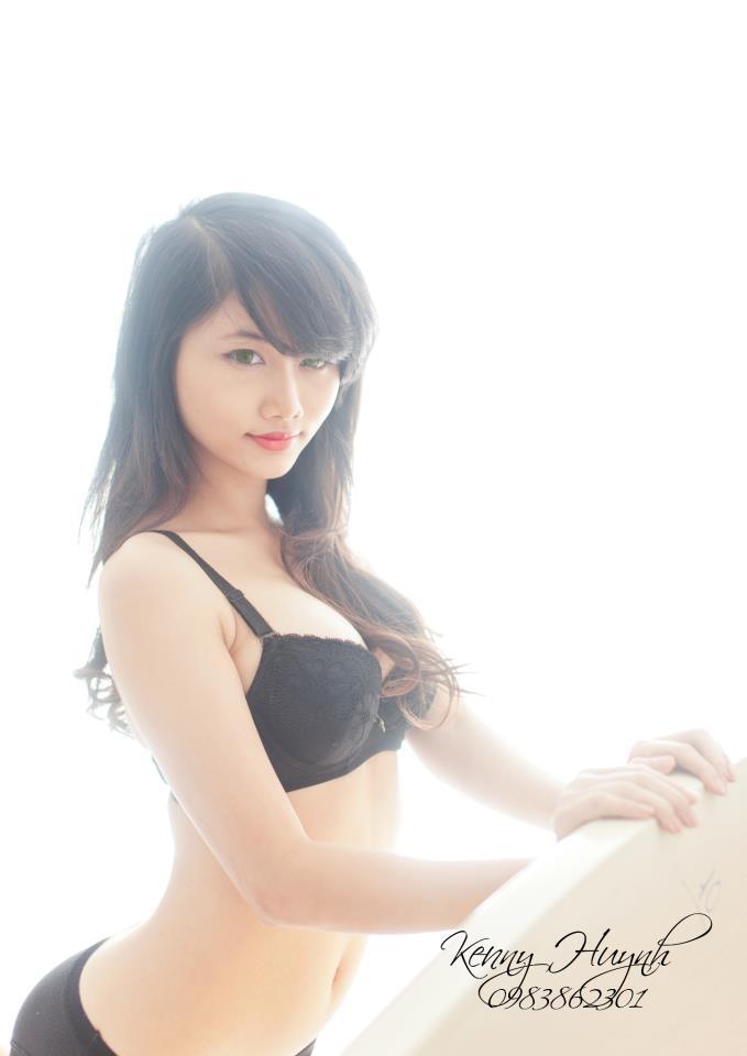 女子张开腿让男子捅